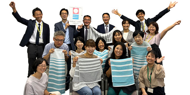 （株）トップファクトリー今治<br> （写真は後列中央の2名）